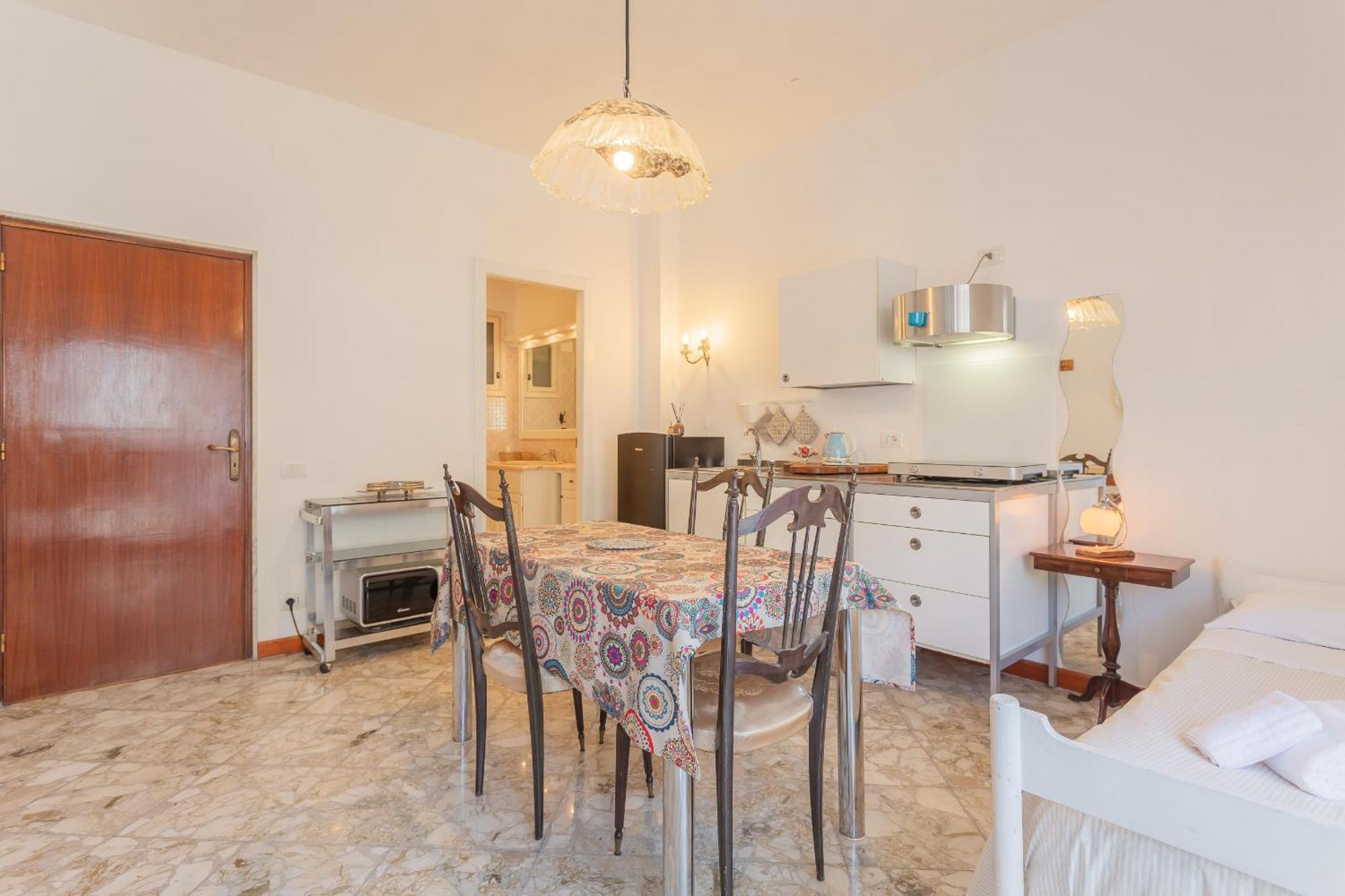 Golden And Silver By Wonderful Italy Appartement